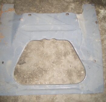 Bodenblech unter Getriebe