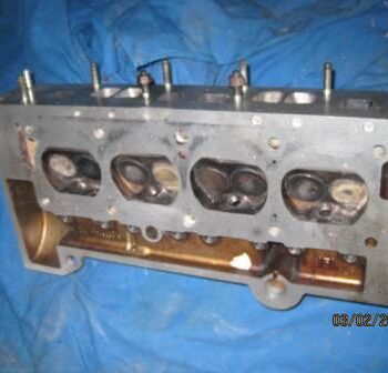 Zylinderkopf komplett für Motor 821