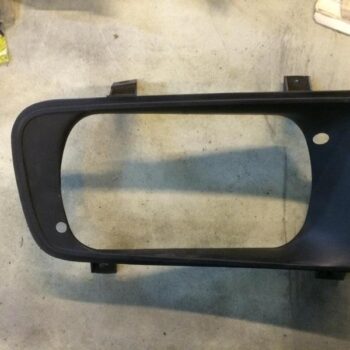 Kühlergrillecke rechts schwarz