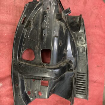 Radhaus vorne rechts komplett  NOS ( mit Längsträger)